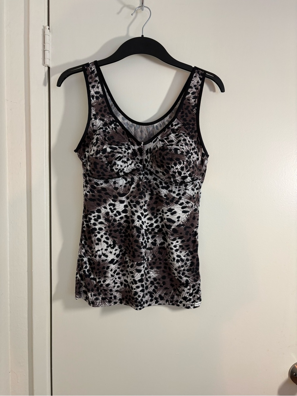 VINTAGE Sleeveless Animal-Print V-Neck Camisole in Black & Brown